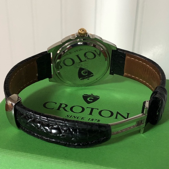 {SOLD} - Picture 5 of 6